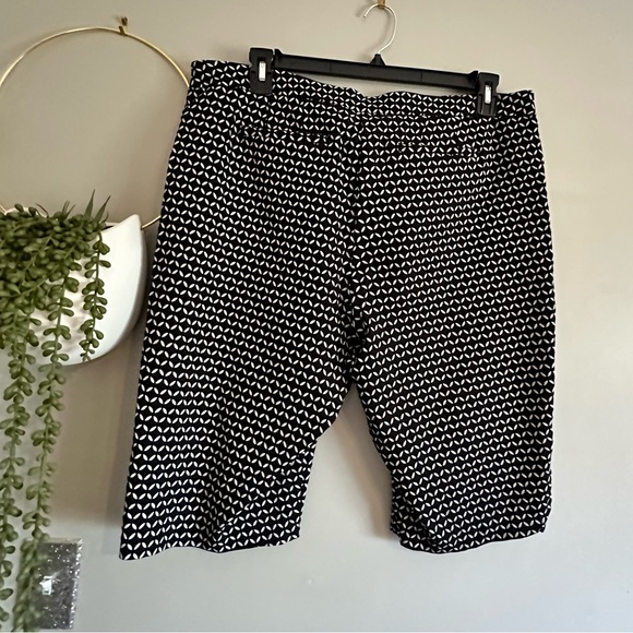 Addition Elle Shorts size 18 - Picture 2 of 8
